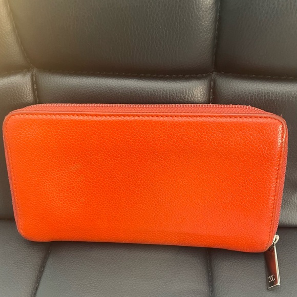 CHANEL CC Logo Caviar Skin Zip Around Long Wallet - Picture 2 of 13
